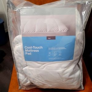 Cool-Touch Mattress pad